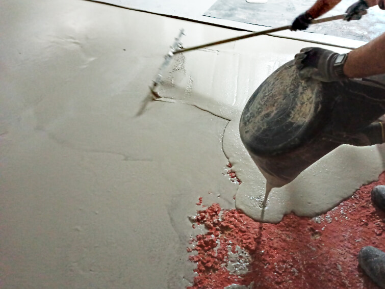 Reparación de baches en pavimentos: tercer paso.